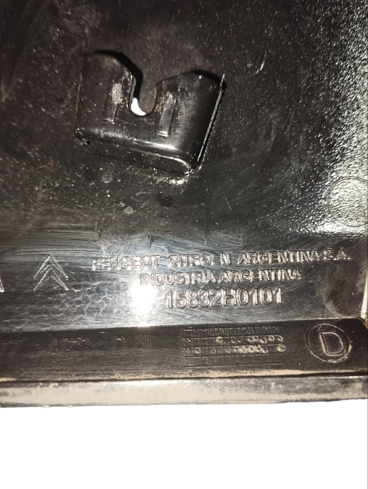 Acabamento Externo Coluna Direita Citroen C4 Pallas 2012 4