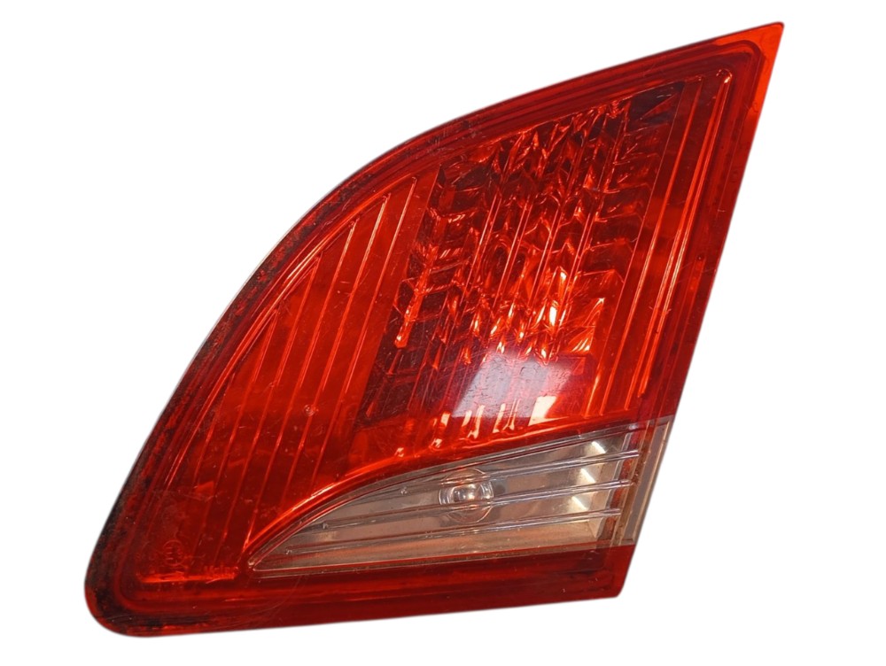 Lanterna Tampa Traseira Direita Peugeot 408 2011 2015 Direito/passageiro Vermelho