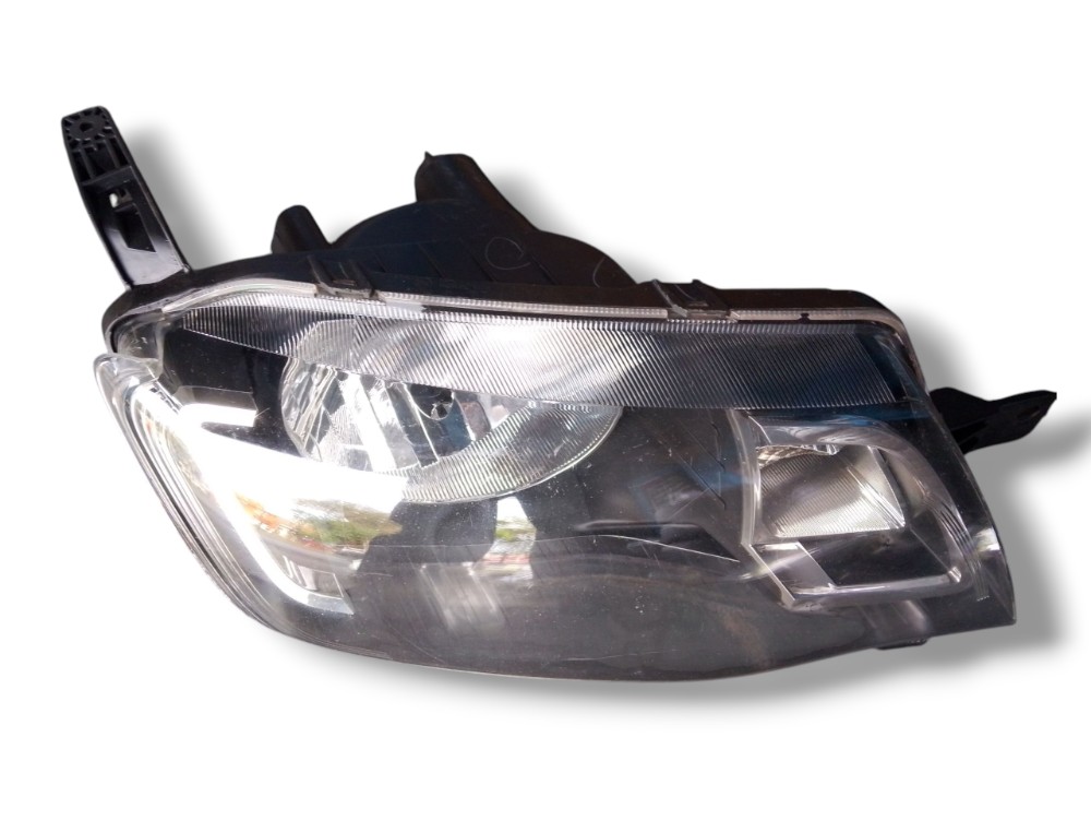 Farol direito Renault kwid 2016 2021