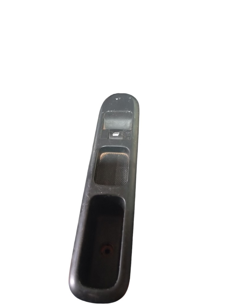 Moldura vidro elétrico dianteiro direita Peugeot 408 2012