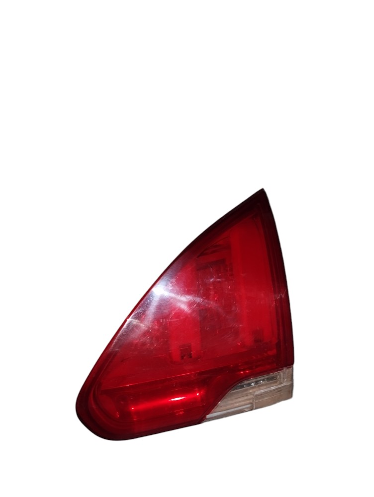 Lanterna Led Traseira Direita Peugeot 2008 2015 A 2018 Direito/passageiro Vermelho