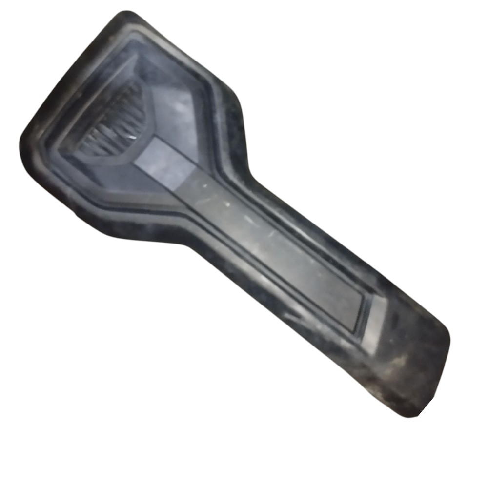 Moldura Farol Milha Dianteiro Esquerdo Renault Oroch 2022 Esquerdo