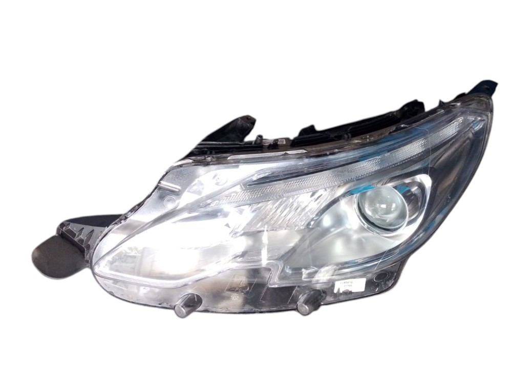 Farol Esquerdo Peugeot 2008 2015 2022 Esquerdo/motorista