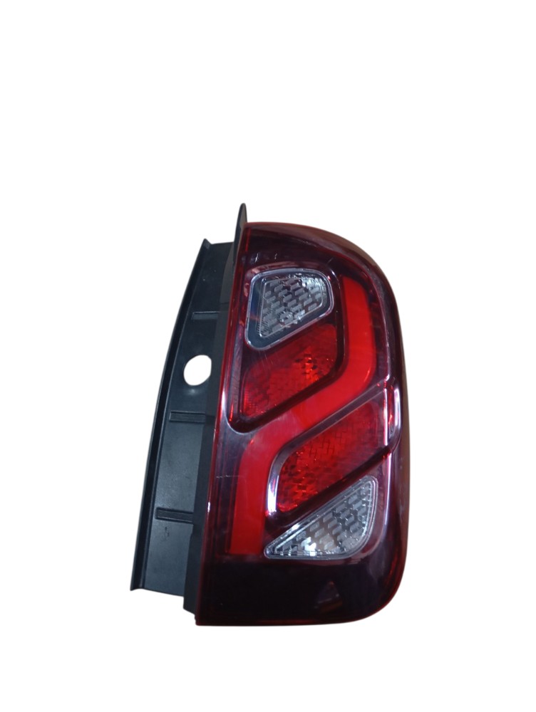 Lanterna traseira direita Renault Duster 2015 2024