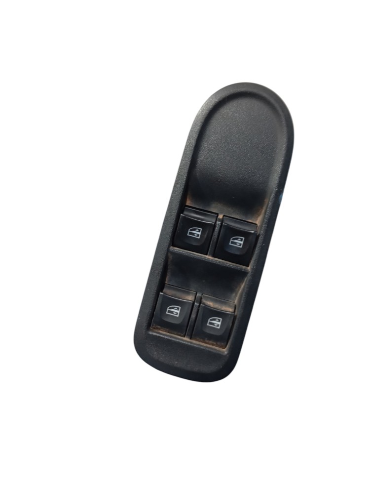 Comando Botão Vidro Dianteiro Esquerdo Renault Duster 2019
