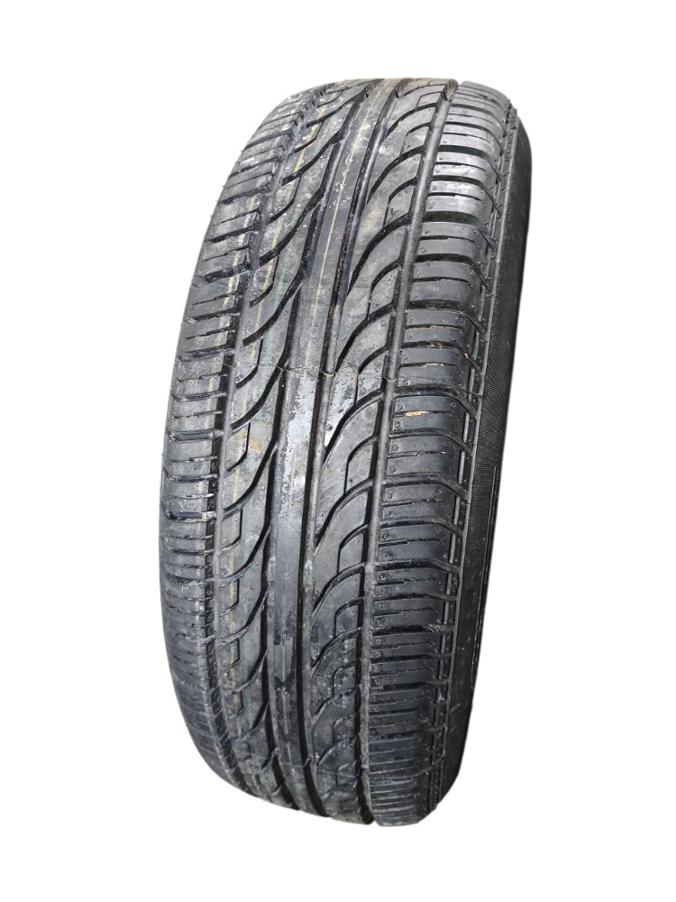 Pneu champiro 128 18565R15