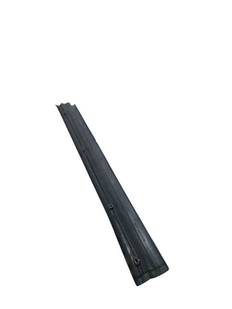 Soleira Porta Dianteira Direita Gm Monza Tubarão Gl 1995