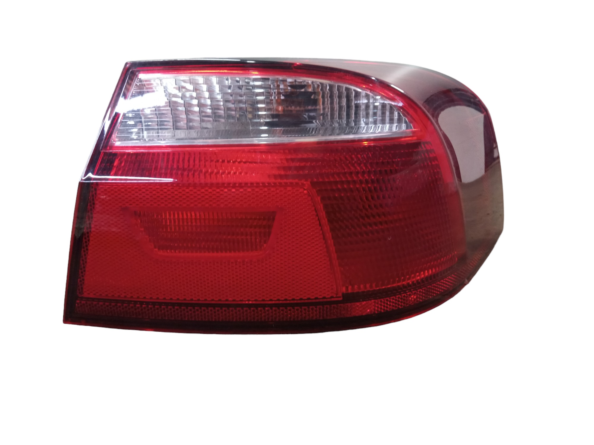 Lanterna Traseira Direita Vw Voyage G6 2014 A 2017 Direito Vermelho