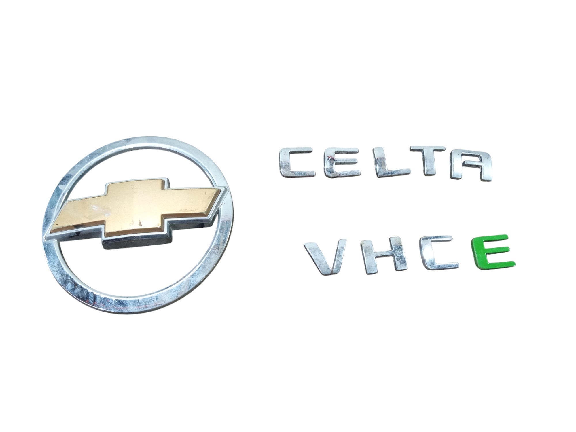 Emblemas Tampa Porta Traseira  Gm Celta 2007 A 2013 Prata