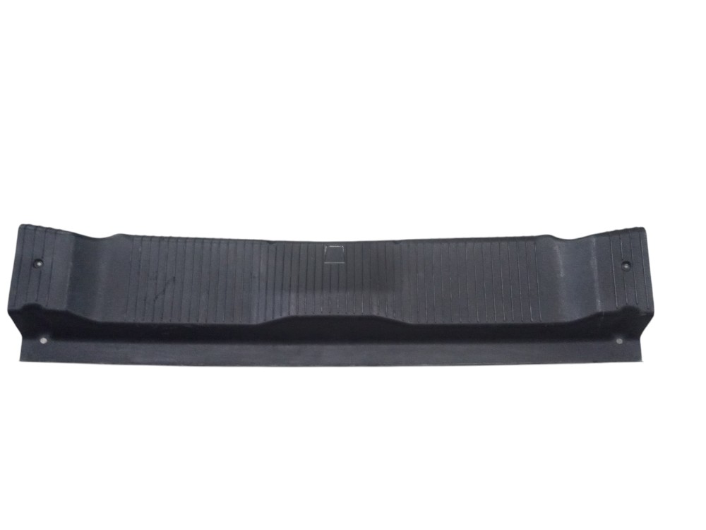 Moldura Painel Traseiro Porta Mala Gm Corsa Classic 00/10
