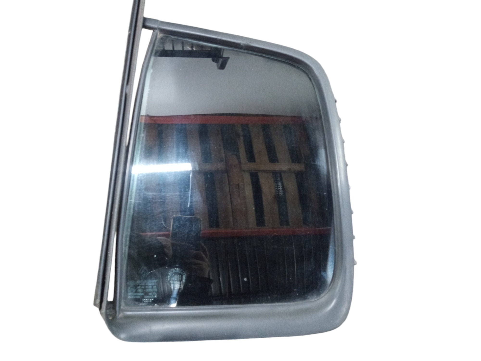Vidro Fixo Traseiro Esquerdo Renault Clio 2001 A 2007 4porta