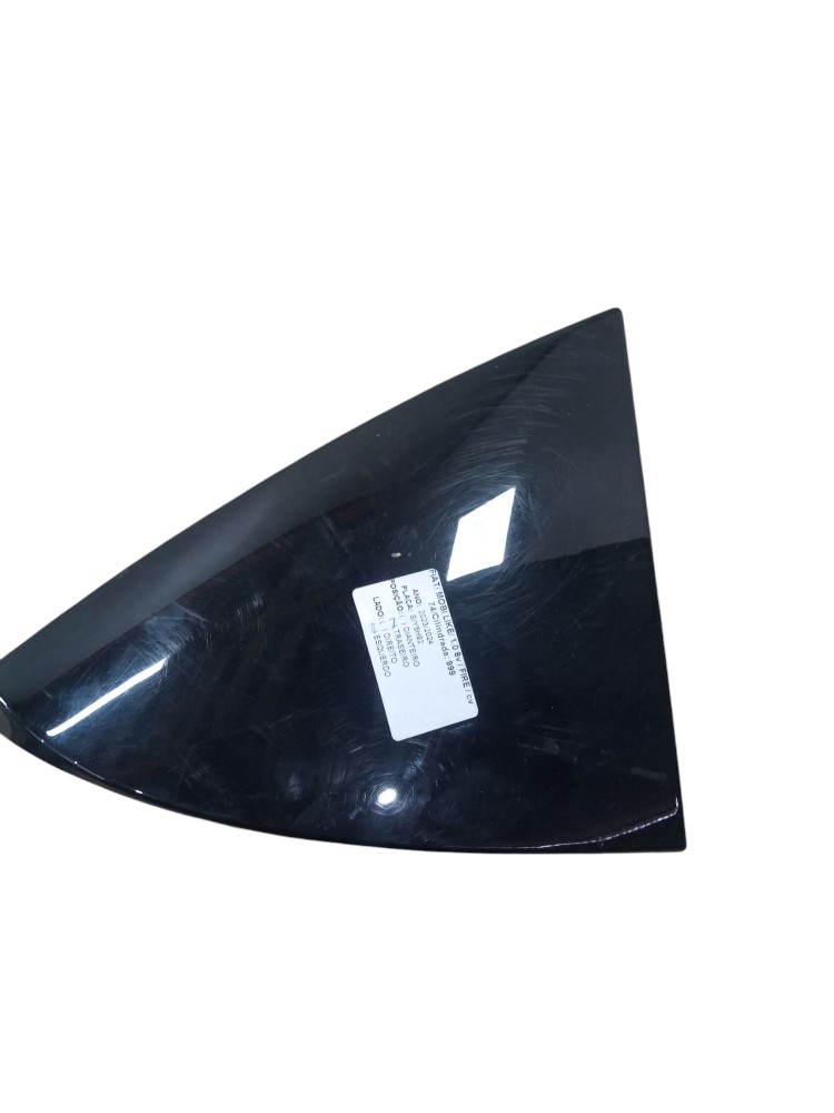 Moldura Lanterna Traseira Esquerda Fiat Mobi Like Original