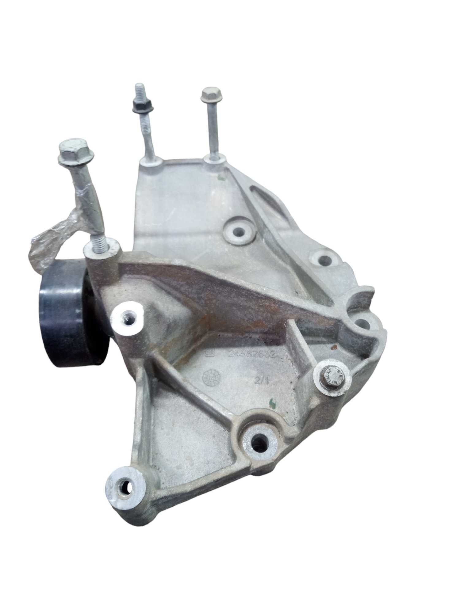 Suporte Compressor Ar Condicionado Gm Onix Spin 2012 A 2020