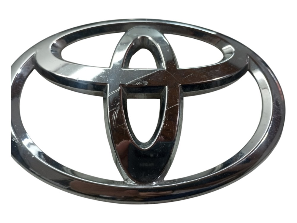 Emblema grade Toyota Corolla 2014 2017 dianteiro usado 3