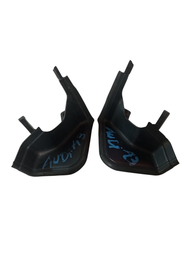 Moldura Dobradica Porta Malas Audi A3 2003 2005 2009 Par 2