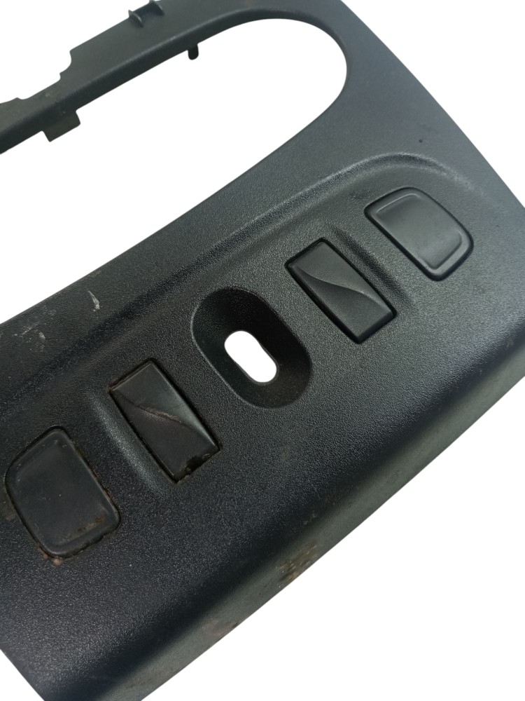 Moldura central painel logan 2014 2015 2019 usado Renault 5