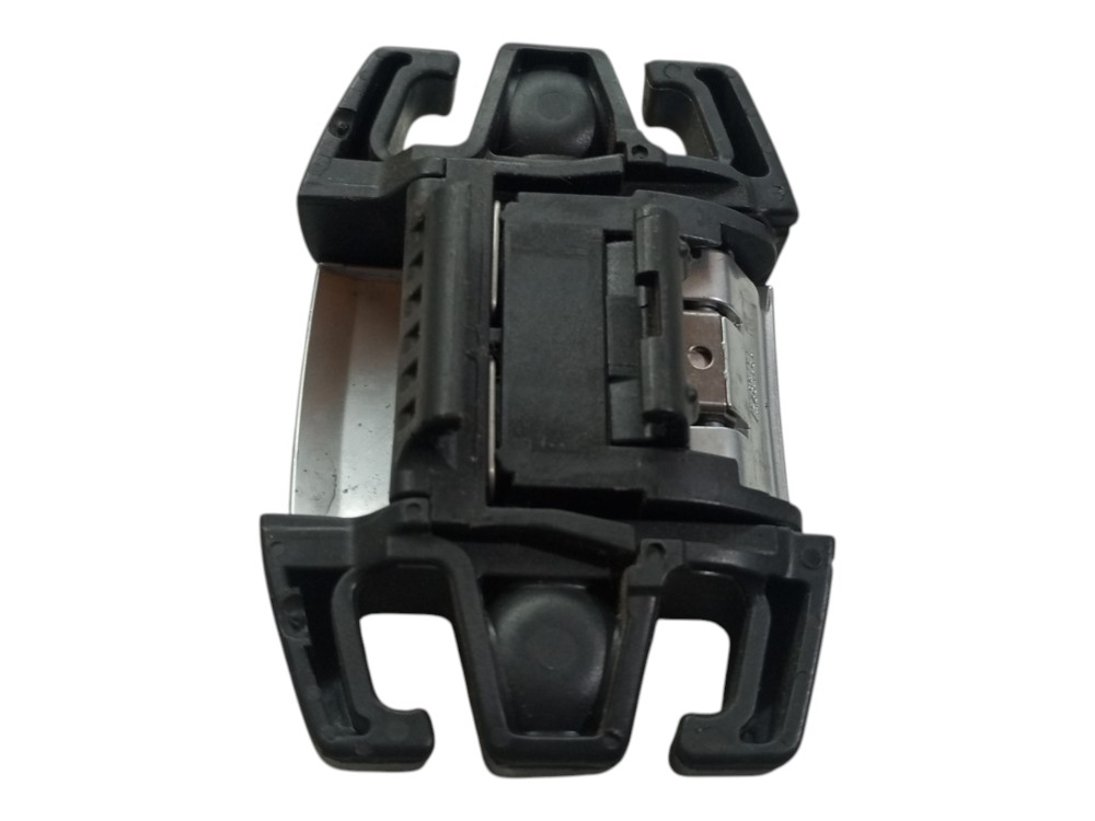 Presilha Fixacao Porta Malas Chevrolet Captiva 2008 2010 3