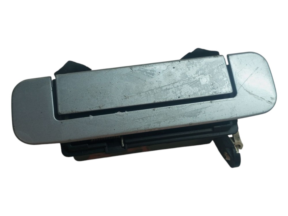 Macaneta Externa Audi A4 99 2000 2002 2004 Traseira Direita  Prata Traseira 2