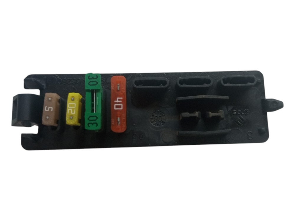 Tampa Reserva Caixa Fusiveis Peugeot 206 99 2005 2010 2012