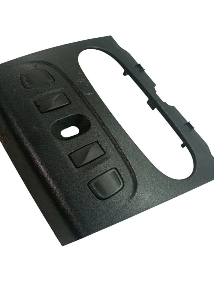 Moldura central painel logan 2014 2015 2019 usado Renault 2
