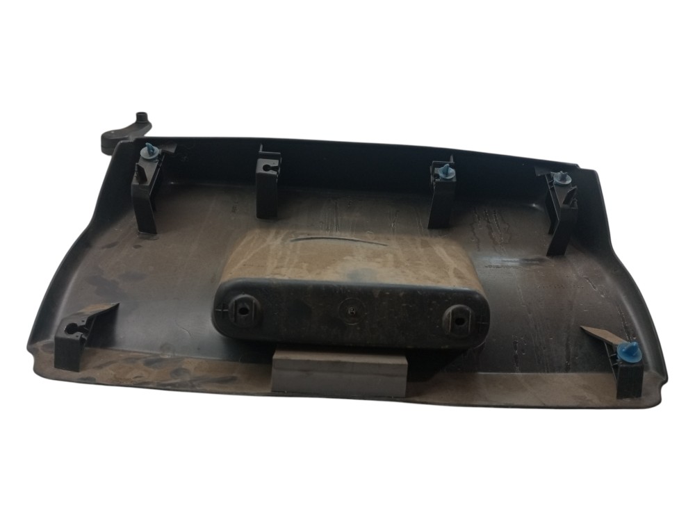 Tampa Moldura Interna Porta Mala Renault Sandero 2015 2020 3