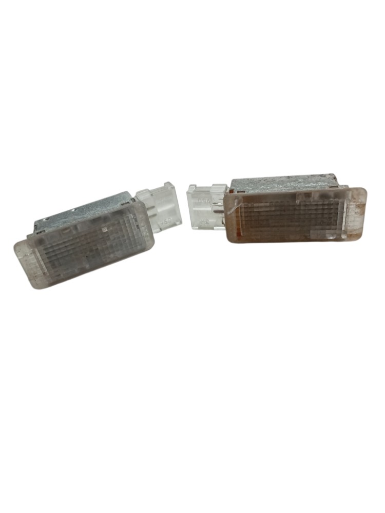 Par Luz Cortesia Porta Luva Volkswagen Touareg 2005 2015 Branca 4