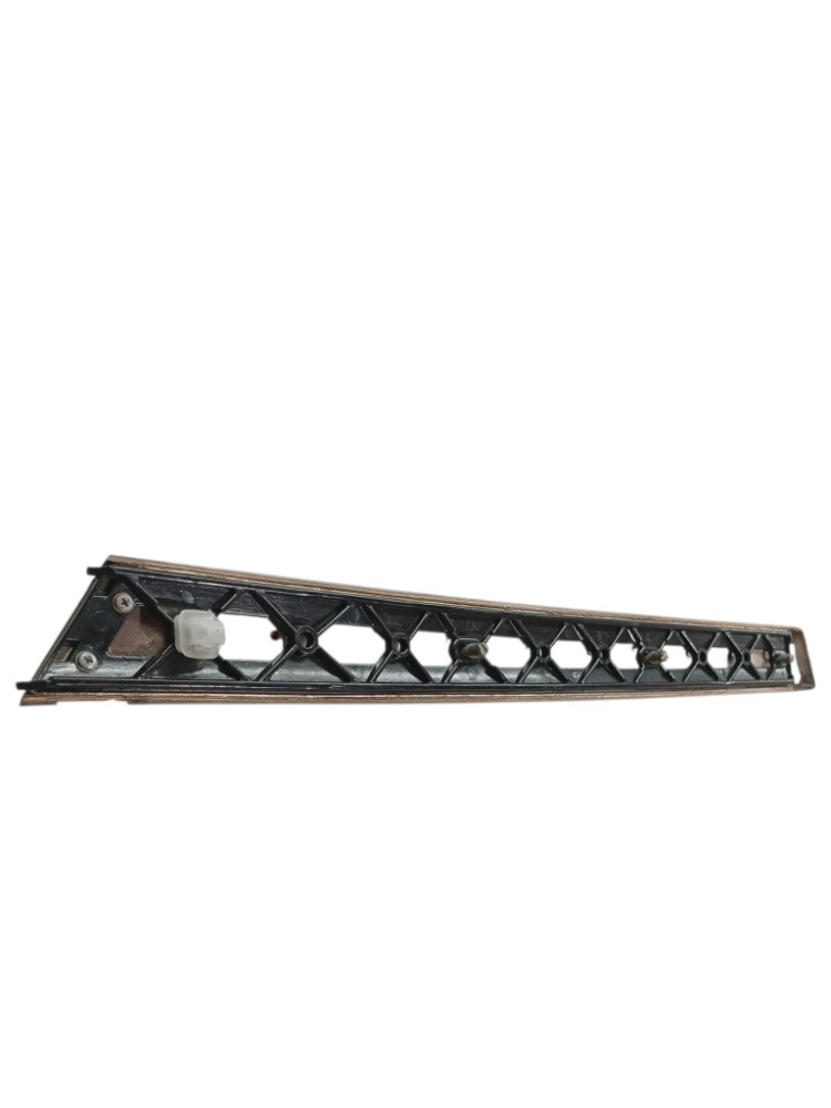 Moldura acabamento friso porta BMW 330i 99 2006 direito 4