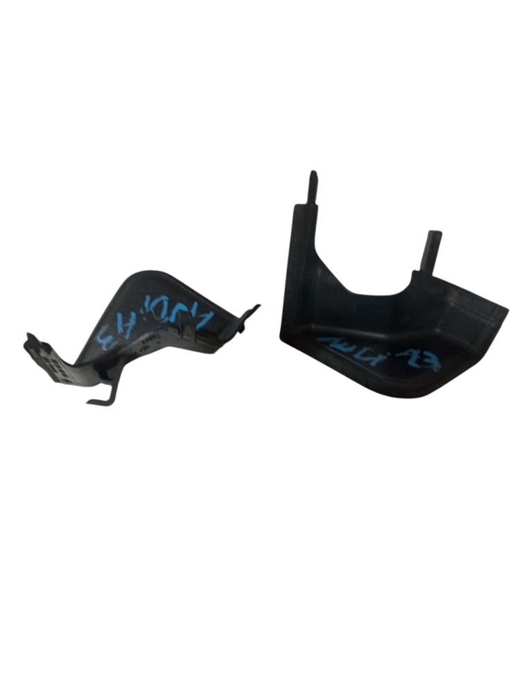 Moldura Dobradica Porta Malas Audi A3 2003 2005 2009 Par 4