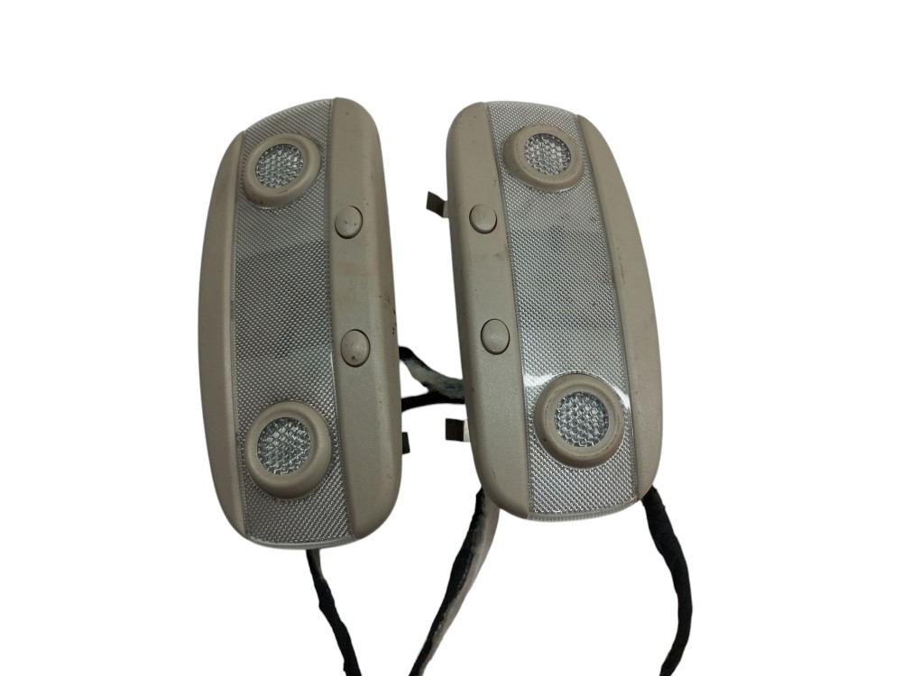 Luz Cortesia Teto Ford New Fiesta 2007 2014 Par Usado 5