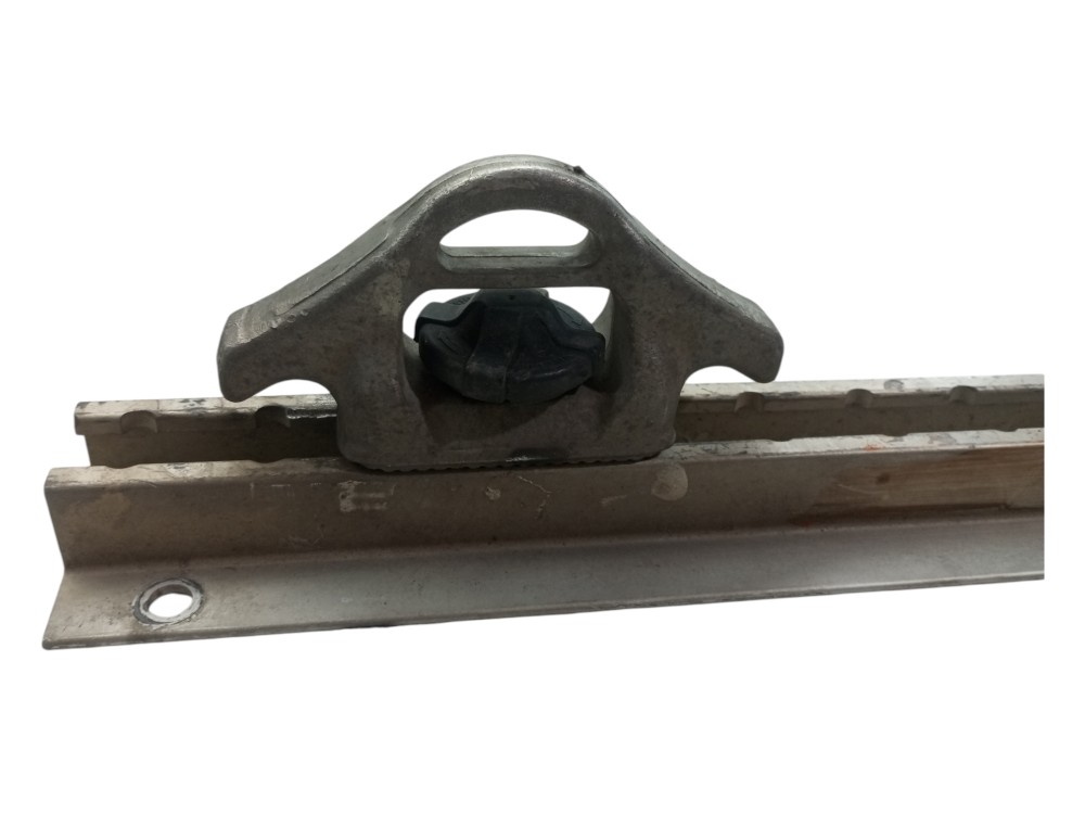 Trilho Fixacao Gancho Corda Nissan Frontier 2008 2013 Usado 3
