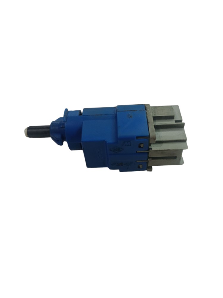 Interruptor Pedal Embreagem Oroch 1.3 Duster 2024 2025 Usado 1