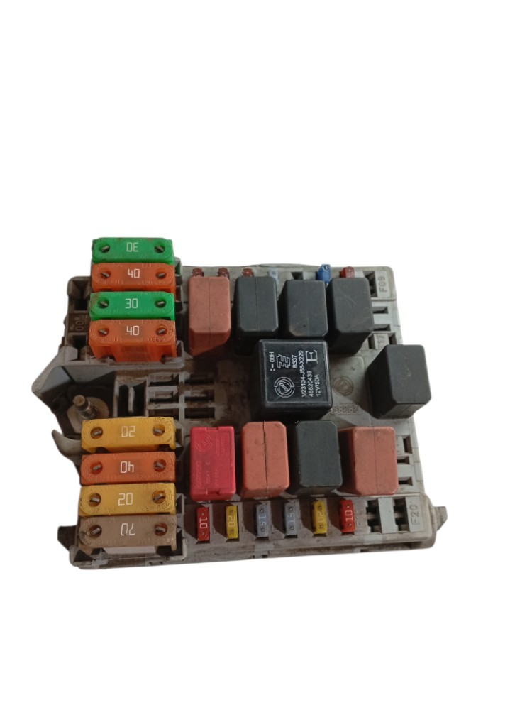 Caixa Fusível Fiat Linea 2009 2010 2011 2012 2014 2016 2