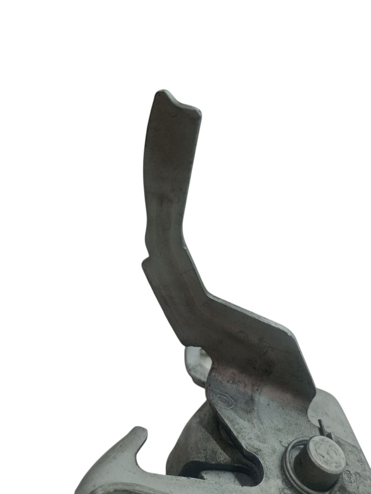 Fechadura Capo Inferior Renault Oroch Duster 2024 2025 Usado 3