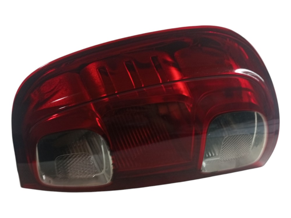Lanterna Fiat Uno Vivace 2014 2015 2017 Traseira Direita  Direito/passageiro 1