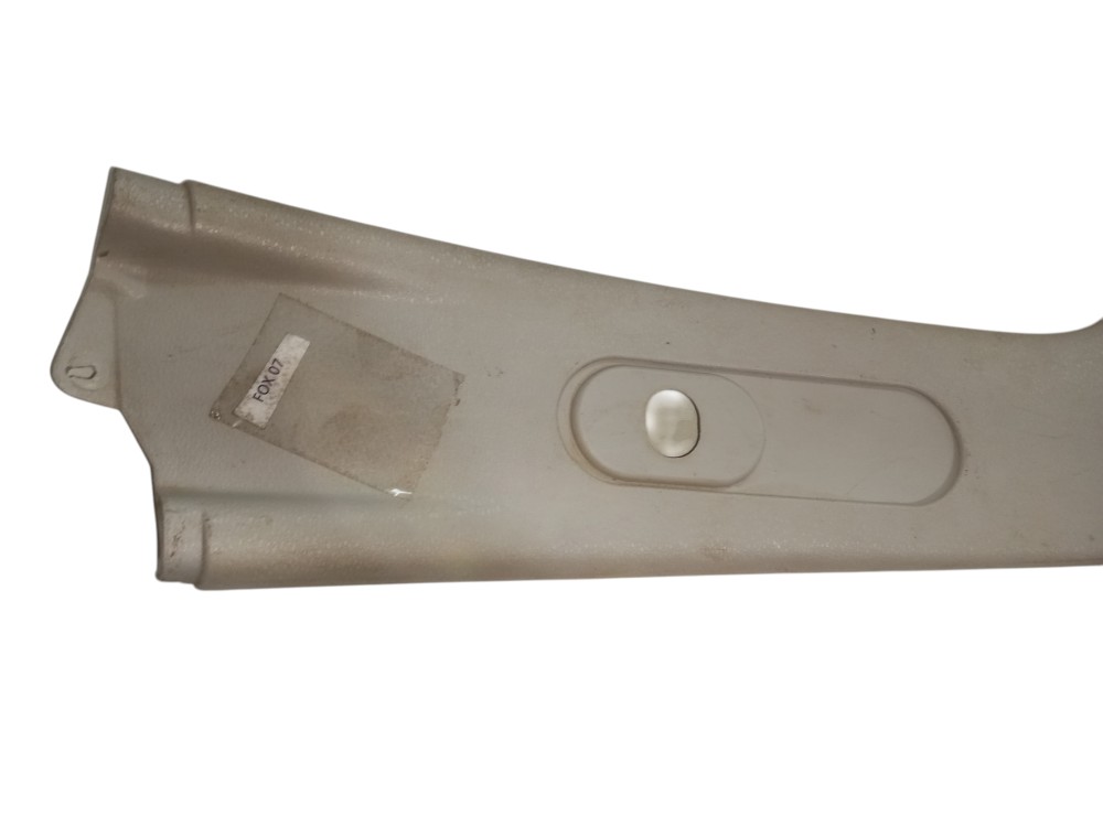 Moldura Coluna Central Direito Volkswagen Fox 2007 Usado 3