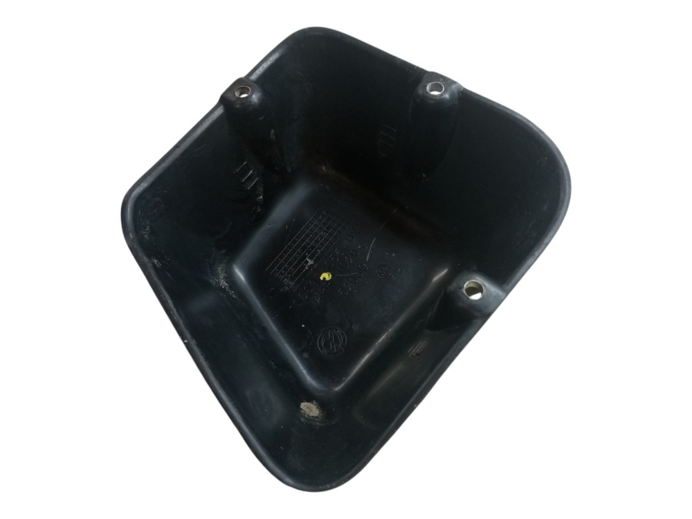 Moldura Interna Lanterna Direita Fiat Siena 2007 2010 2012  – Preto 2