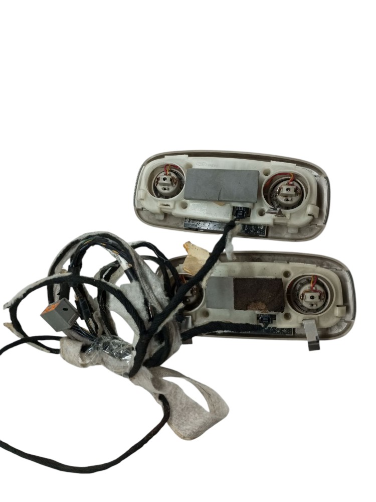 Luz Cortesia Teto Ford New Fiesta 2007 2014 Par Usado 2