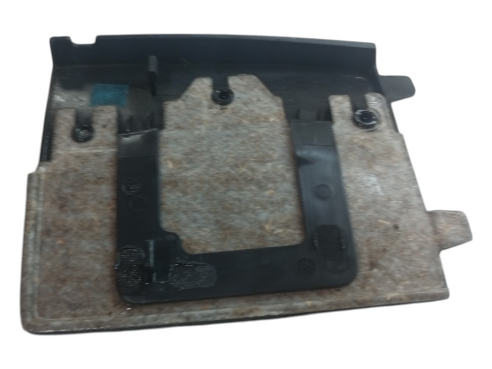Acabamento Esquerdo Tampa Traseira Vw Touareg 2005 2015 4