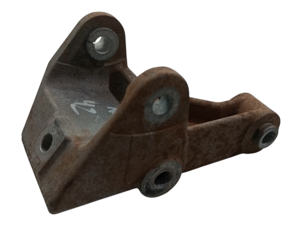Suporte Alternador Bomba Agua Fiat Linea 2009 2012 2016 4