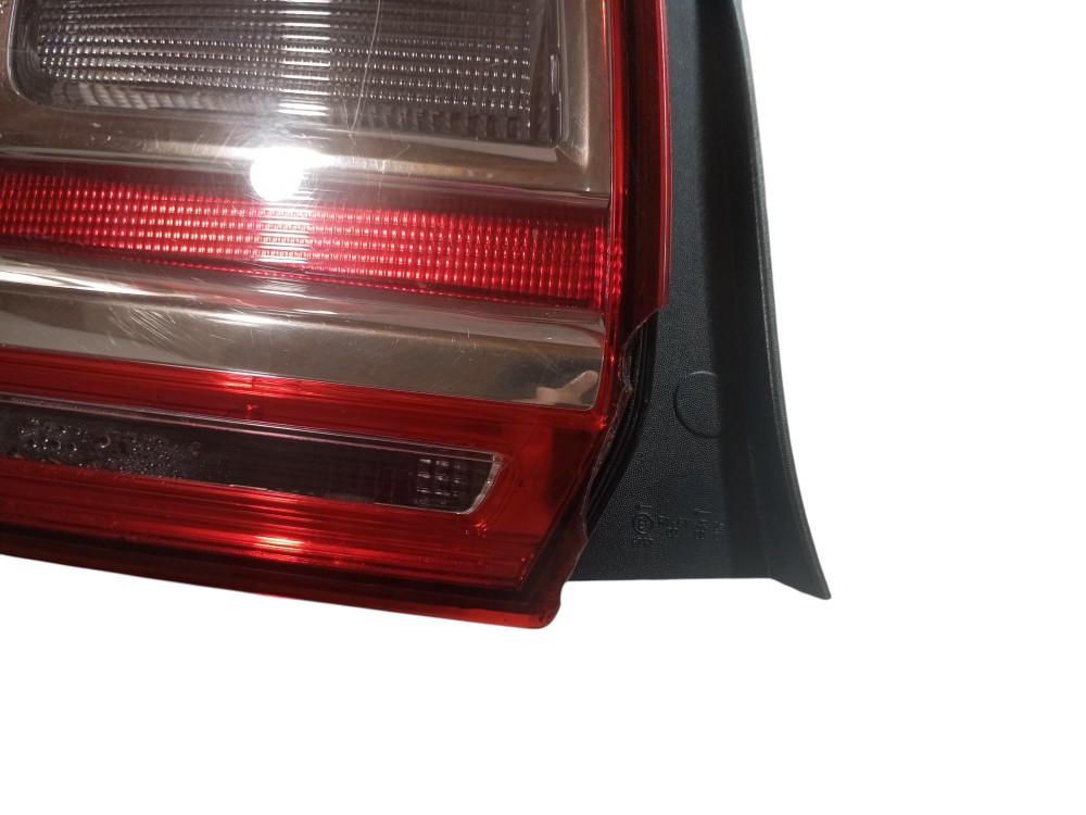 Lanterna Logan 2014 2016 2018 2019 Esquerda Usada C Detalhe Esquerdo/motorista Vermelha 3