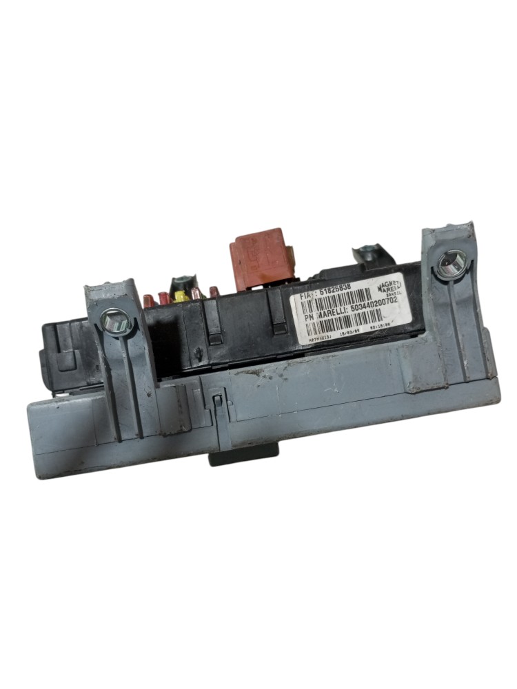 Caixa Fusiveis Fiat Linea 1.9 16v 2009 2010 2011 2012 2013 6