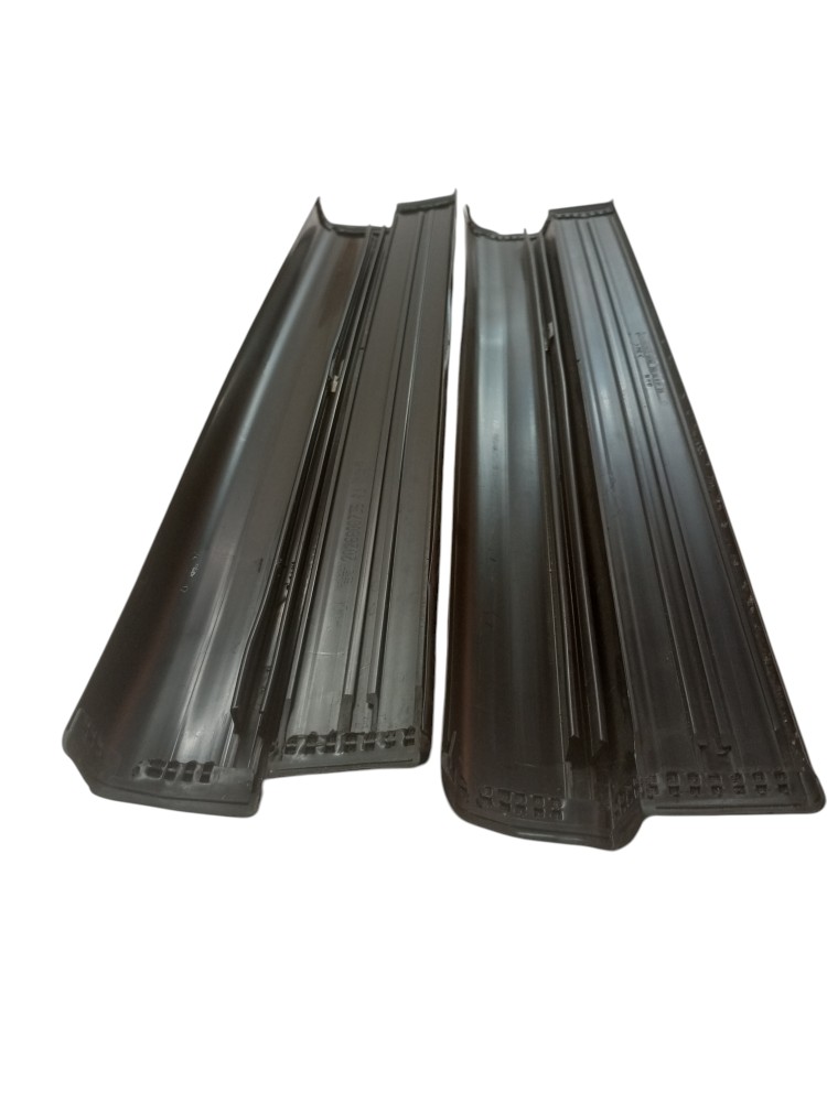 Soleira Porta Mercedes Benz C180 93 2000 Dianteira Preto 6