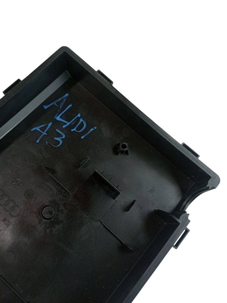 Caixa Suporte Fusivel Audi A3 2007 2008 2009  2014 Usado 4