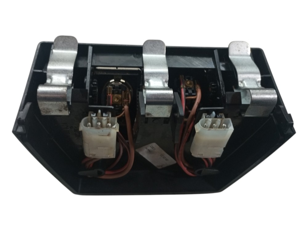 Conector Tomada Console Central Bmw 330 Ie46 99 2006 Usado 2
