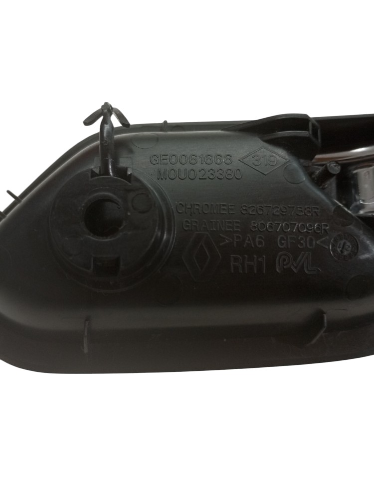 Macaneta oroch 2023 2024 2025 interna direita Renault usado 4