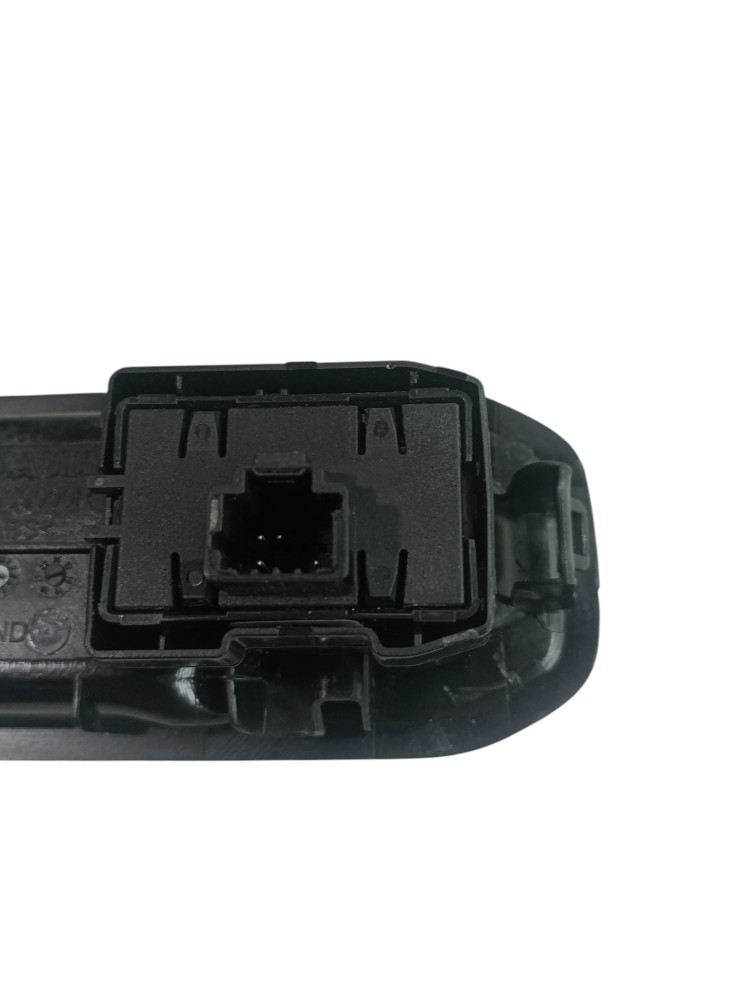 Botao vidro eletrico Oroch 1.3 2023 2025 dianteiro Direito 3
