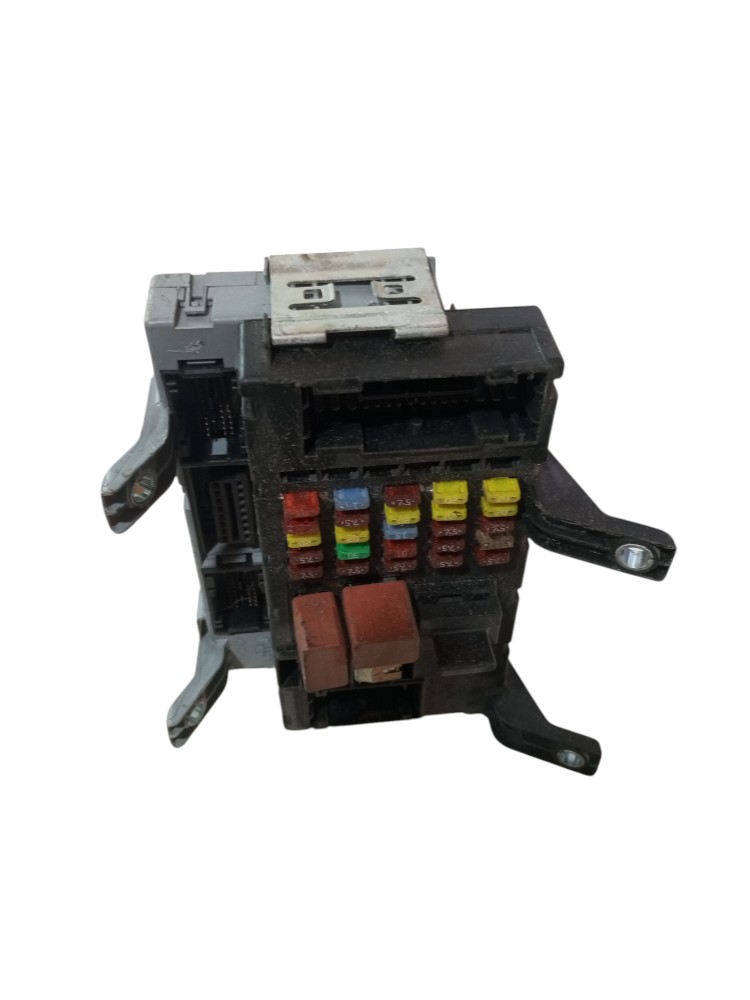 Caixa Fusiveis Fiat Linea 1.9 16v 2009 2010 2011 2012 2013 2