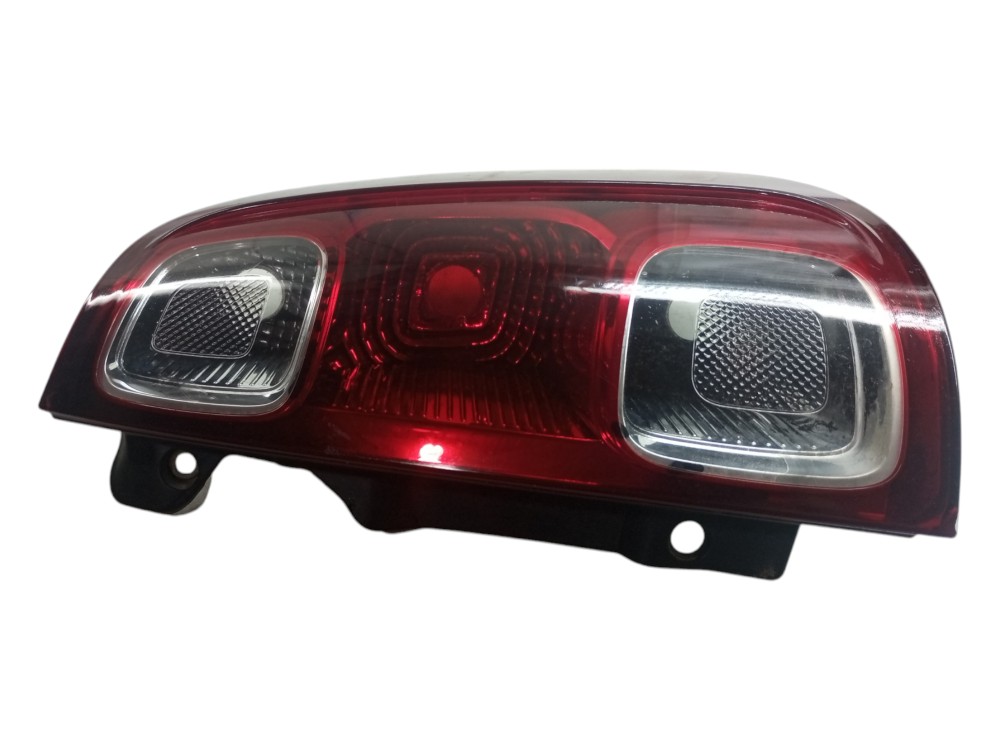 Lanterna Fiat Uno Vivace 2014 2015 2017 Traseira Direita  Direito/passageiro 2