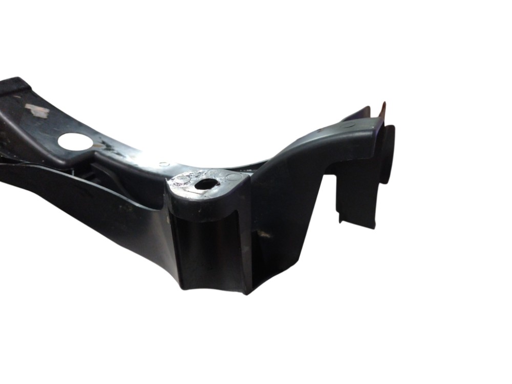 Guia Superior Parachoque Peugeot 3008 2014 Tradeiro Direito 3