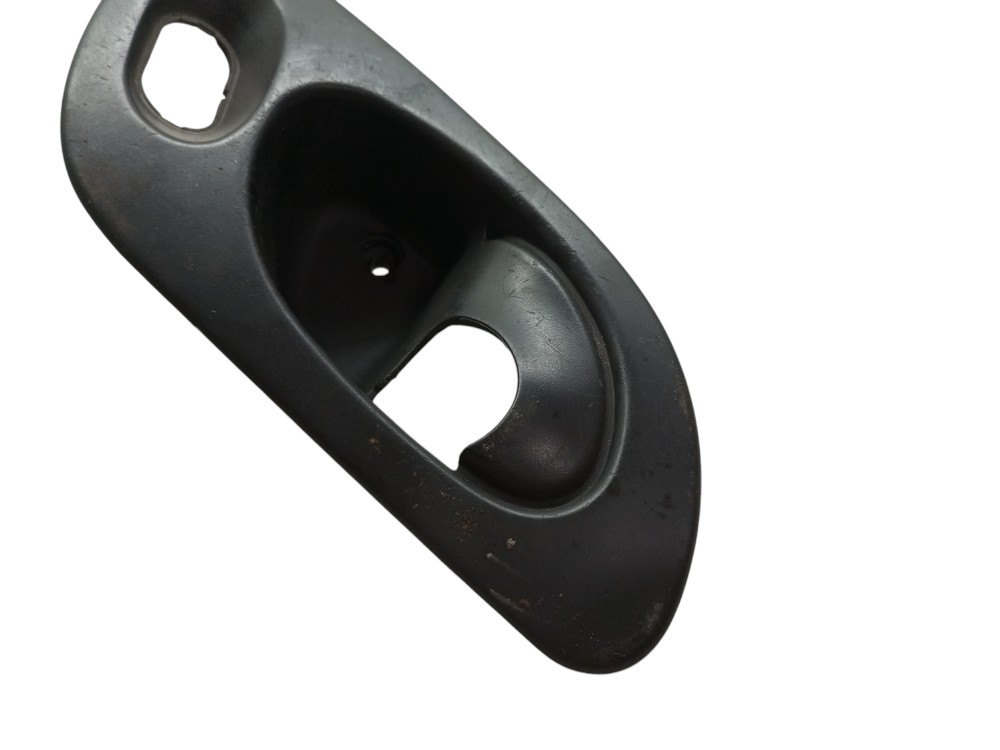 Moldura Macaneta Interna Mondeo 96 2001 Traseira Direita  Preto Traseira 5